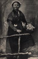 9.- Costumes de Savoie (Environs de Chambery) E. REYNAUD EDITEUR CHAMBERY.