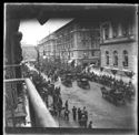 Il corteo delle carrozze nel Corso Umberto I verso la piazza Giovanni Bovio: inaugurazione del monumento a Vittorio Emanuele II: Napoli