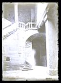 Particolare della scala in pietra nella corte interna del castello dei conti Guidi: Poppi