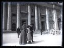 Maria Nigrisoli, Lina e Guido Guerrini davanti alla basilica di San Pietro in Vaticano: piazza San Pietro: Città del Vaticano