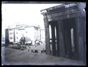Veduta da una finestra del palazzo Crescenzi Bonelli De Dominicis della piazza della Rotonda con il Pantheon e la fontana: Roma