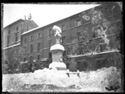 Il monumento a Luigi Galvani coperto di neve in piazza Galvani: prospetto della Fabbriceria di San Petronio: Bologna