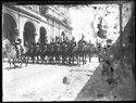 Parata militare della cavalleria nell’ultimo tratto di via dell’Indipendenza: Bologna