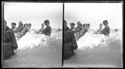 Maria Nigrisoli e un gruppo di giovani uomini e donne nel mare fra le onde: Bellaria
