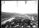 Veduta panoramica di Torino dall’aerostato dell’Esposizione generale italiana del 1898: in primo piano il ponte Isabella sul Po e la fontana monumentale