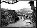 Veduta dalla pieve di San Lorenzo del ponte medievale sul Reno a Panico: Marzabotto