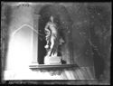 La statua della dea Diana in una nicchia dello scalone di palazzo Paleotti: via Zamboni, 32: Bologna