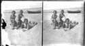 Cinque bambini in posa sulla spiaggia: Bellaria