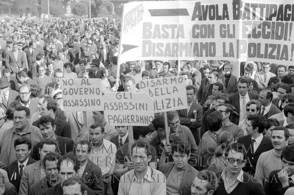 1969: Manifestazione di protesta dopo i fatti di Battipaglia. Roma, 11.4.1969