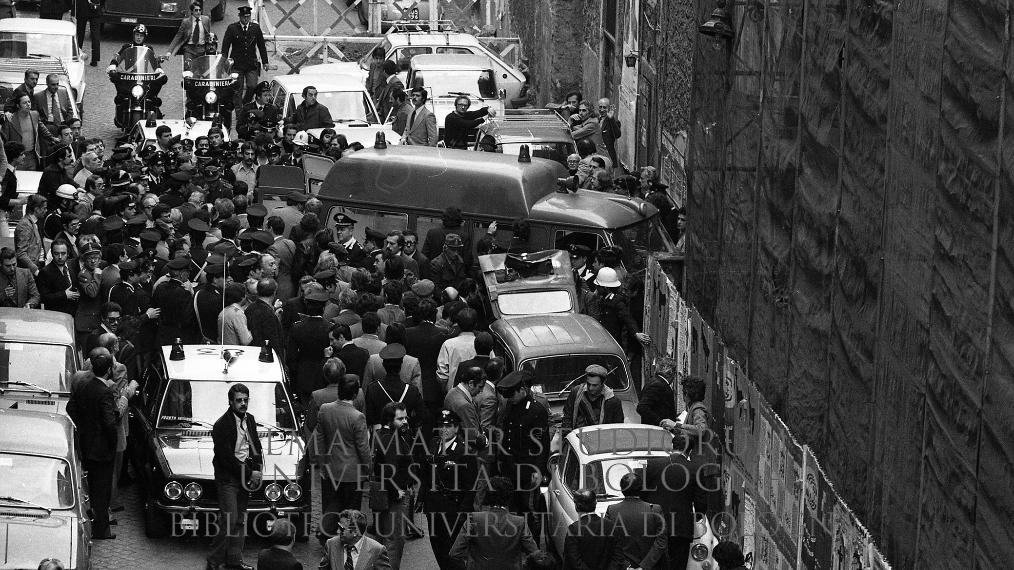 Ritrovamento del corpo dell'on. Aldo Moro in via Gaetani. Roma, 9.5.1978 