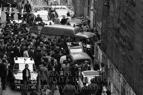 1978: Ritrovamento del corpo di Aldo Moro in via Caetani. Roma, 9.5.1978
