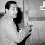 Alberto Sordi al voto per le elezioni amministrative. Roma, 28.5.1956