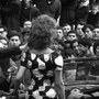 Sul set del film Matrimonio all’italiana: Sofia Loren con abito di Piero Tosi. Napoli, 16.4.1964