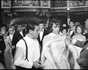 Alberto Sordi durante le riprese del film «Il giudizio universale» al Teatro di San Carlo. Napoli, 15.6.1961