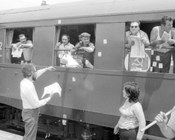 Diffusione de l’Unità agli emigrati in Germania tornati in Italia in occasione delle elezioni politiche. Roma, 18.6.1976