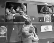 Diffusione de l’Unità agli emigrati in Germania tornati in Italia in occasione delle elezioni politiche. Roma, 18.6.1976