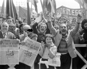 Folla al comizio di Luciano Lama durante la Festa dei lavoratori a piazza San Giovanni. Roma, 1.5.1975