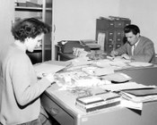 Assistenti di redazione a l'Unità. Roma, gennaio 1957