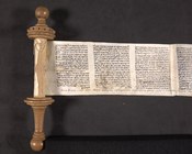 Bibbia, Rotolo di Ester | nota manoscritta attestante il dono del Rotolo a Giovanni Aloysio Mingarelli, canonico regolare di San Salvatore, da parte di Fra Pio Fabri canonico di Santa Maria Maggiore