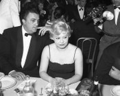 Federico Fellini e Giulietta Masina alla 13ª edizione dei Nastri d’argento per la premiazione del film «Le notti di Cabiria». Roma, 8.2.1958