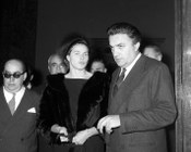 Ingrid Bergman e Federico Fellini al Quirinale durante la consegna del David di Donatello, premiati rispettivamente come migliore attrice straniera per il film «Anastasia» e come miglior regista per il film «Le notti di Cabiria». Roma, 8.11.1957 