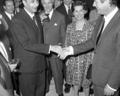 L’on. Aldo Moro e Marcello Mastroianni, assieme a Giulietta Masina, alla festa in occasione della consegna dell’Oscar per il film «8 ½». Teatro di posa Safa-Palatino al Celio - Roma, 26.4.1964 
