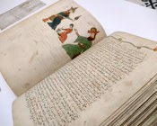 Aula IV del Museo di Palazzo Poggi: allestimento della mostra "Il primo profumo"