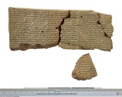 Vorderasiatisches Museum, VAT 10165 + VAT 10445 (+) VAT12269 (+) frag. (riproduzione). Tavoletta di argilla, sec. XIII a.C.