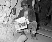 Minatore nelle miniere del Monte Amiata durante lo sciopero durato 16 giorni. Monte Amiata, 10 novembre 1958 