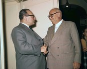 Pietro Nenni, leader storico del Partito Socialista Italiano, incontra Pierre Commin esponente del gruppo socialista francese. Roma, 20 settembre 1956
