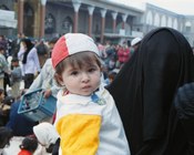 Ph. Luciano Nadalini | All'interno della moschea scita di Khadhimiya per la fine della festa dell'Hajja, Bagdad, Iraq, febbraio 2003 Ph. Luciano Nadalini | All'interno della moschea scita di Khadhimiya per la fine della festa dell'Hajja, Bagdad, Iraq, febbraio 2003