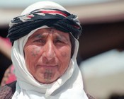 Ph. Luciano Nadalini | Donna beduina nel deserto siriano, Siria 1998 Ph. Luciano Nadalini | Donna beduina nel deserto siriano, Siria 1998
