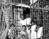 Ph. Rodrigo Pais | Baraccati di Viale Trastevere, Roma, luglio 1966