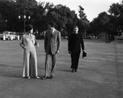 Abiti per suore e preti. Roma, 29.9.1966