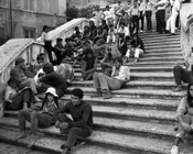 Giovani sulla scalinata di Trinità dei Monti. Roma, 14.8.1969
