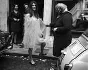 Ragazza con abitino e cappa di piume. Roma, 8.2.1968