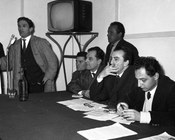 Pier Paolo Pasolini, Antonello Trombadori, Luchino Visconti e Francesco Maselli al dibattito sulla censura del film «Rocco e i suoi fratelli» alla sezione PCI di Cinecittà. Roma, 9.12.1960