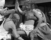 Preparazione della scena della deposizione dalla croce sul set di «La ricotta», episodio del film «Ro.Go.Pa.G». Roma, 24.10.1962