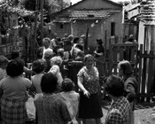 Carlo Levi in visita alla borgata Gordiani. Roma, 9.6.1961